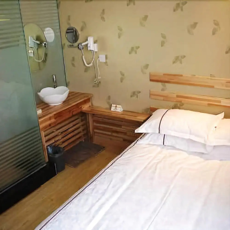 Super 8 Hotel