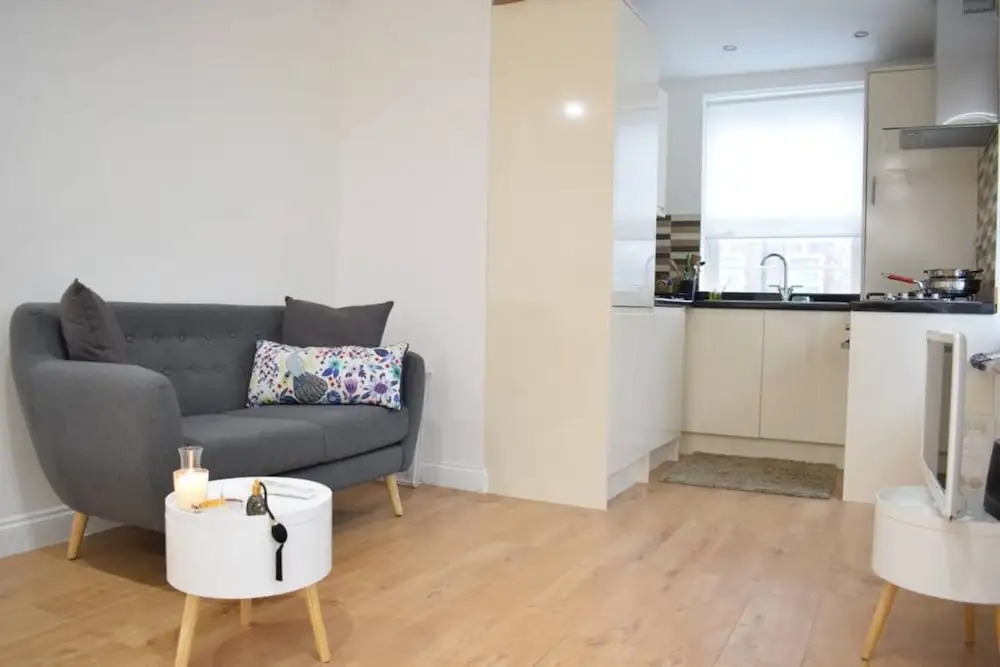 Modern Studio Near Oval
