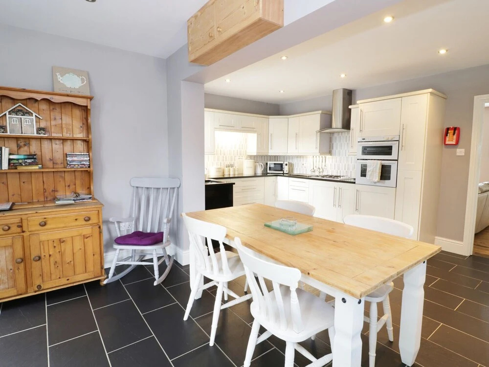 1 Hen Bont Road
