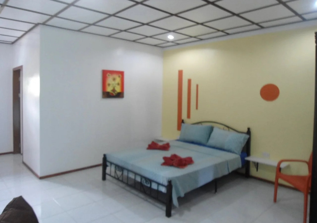 Menchus Pension House