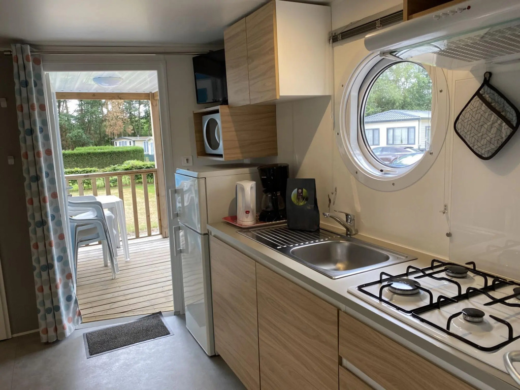Neat Chalet With Microwave, Near Antwerp