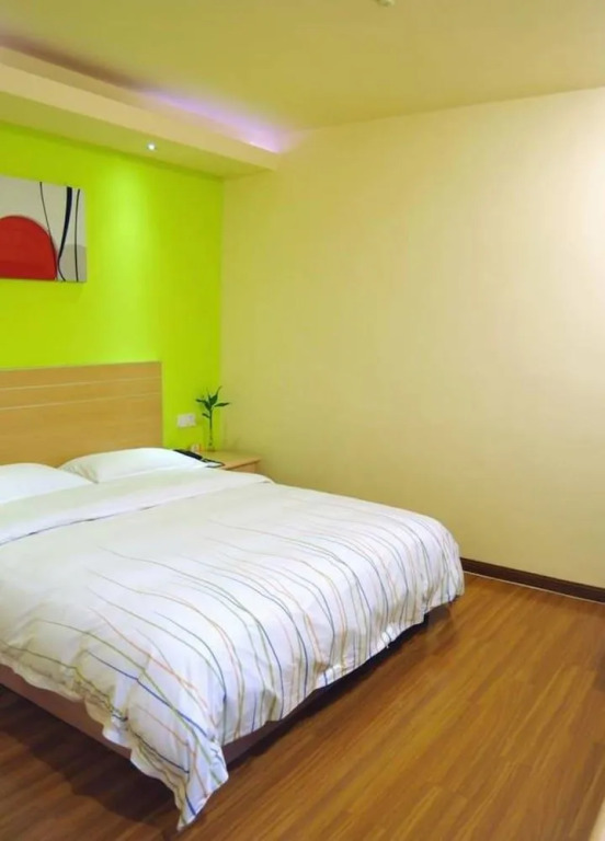 Heng 8 Hotel Tonglu South Yingchun Road