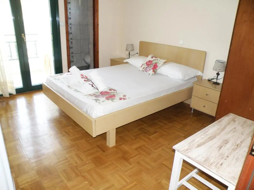 Villa Rodia 2 guests