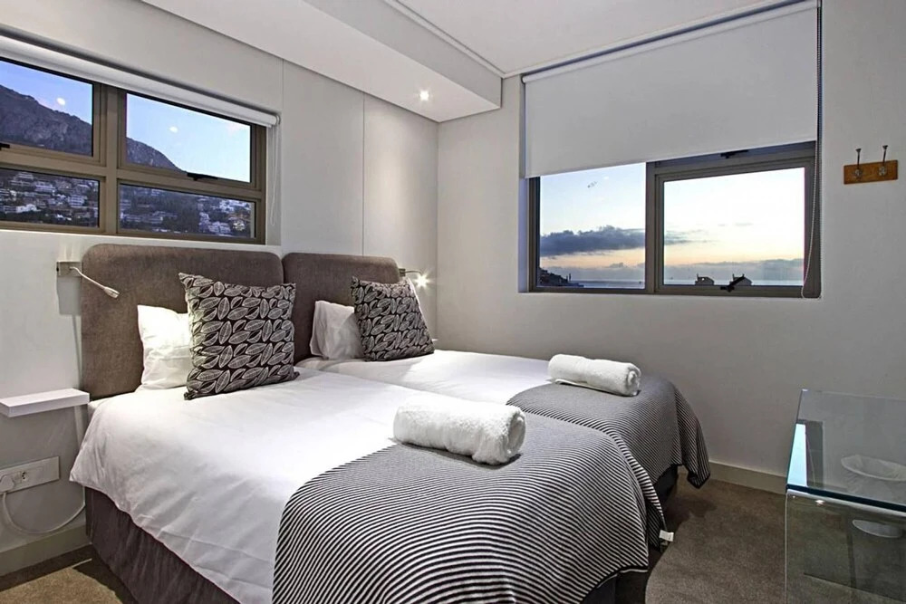 Top Floor Holiday Apartment in Sea Point With Incredible Views Fairmont 1001