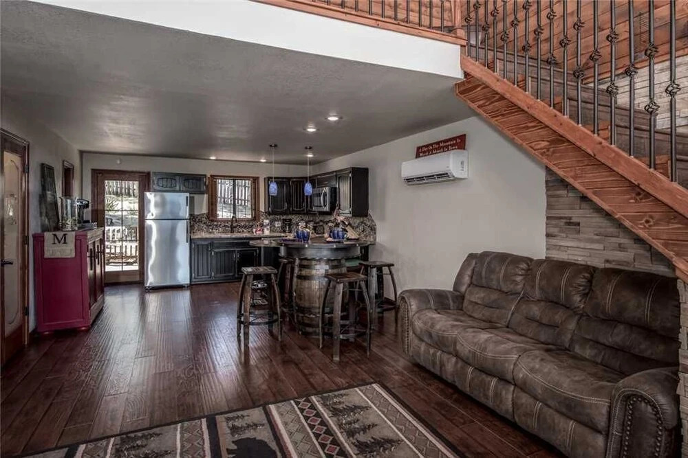 Lucky Bear Lodge - Three Bedroom Cabin