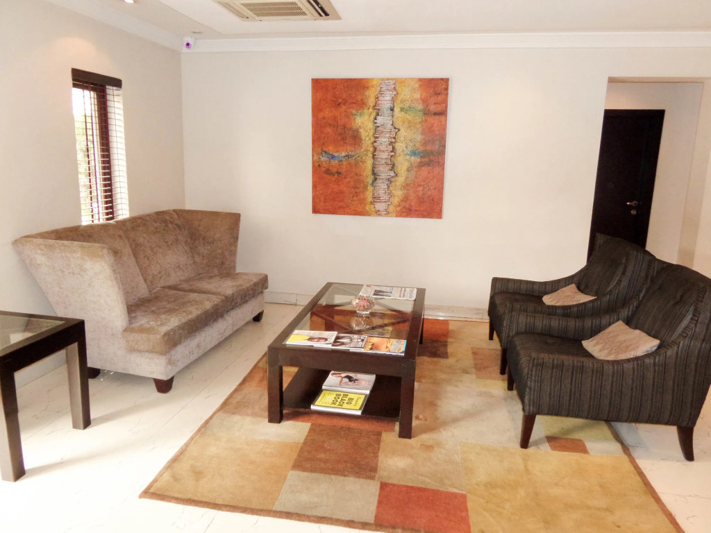 S & S Hotel & Suites