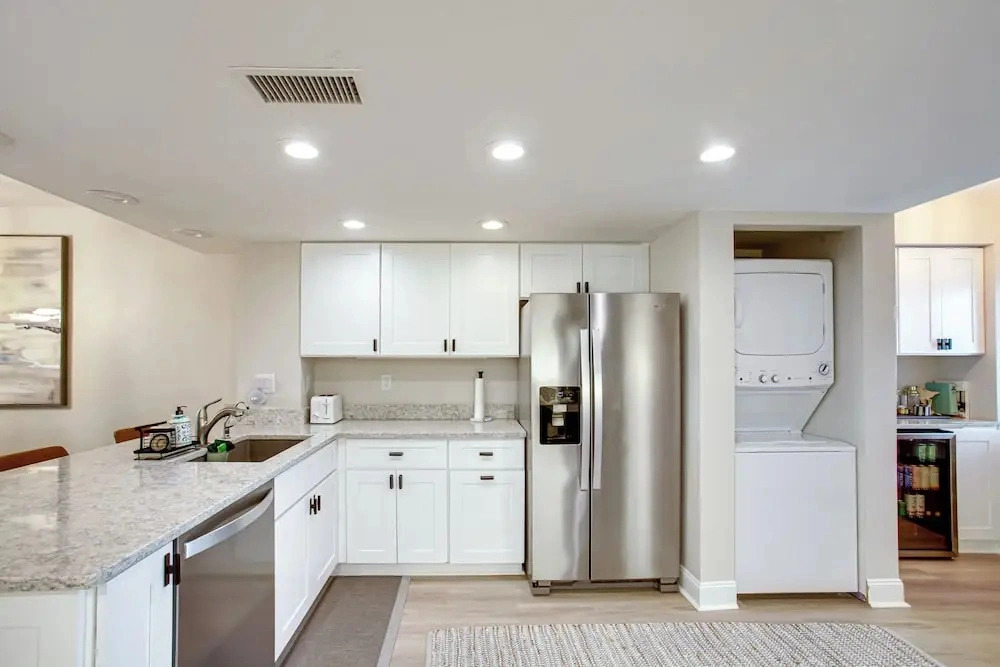 < 1 Mi to Fort Myers Beach: Bayfront Condo w/ Pool