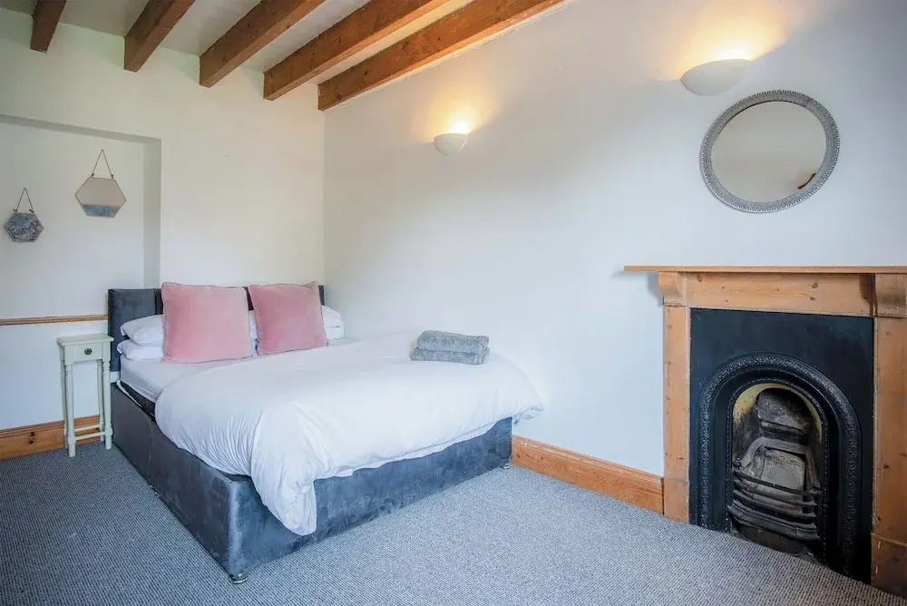 Angle Adventures - 4 Bed Cottage - Angle