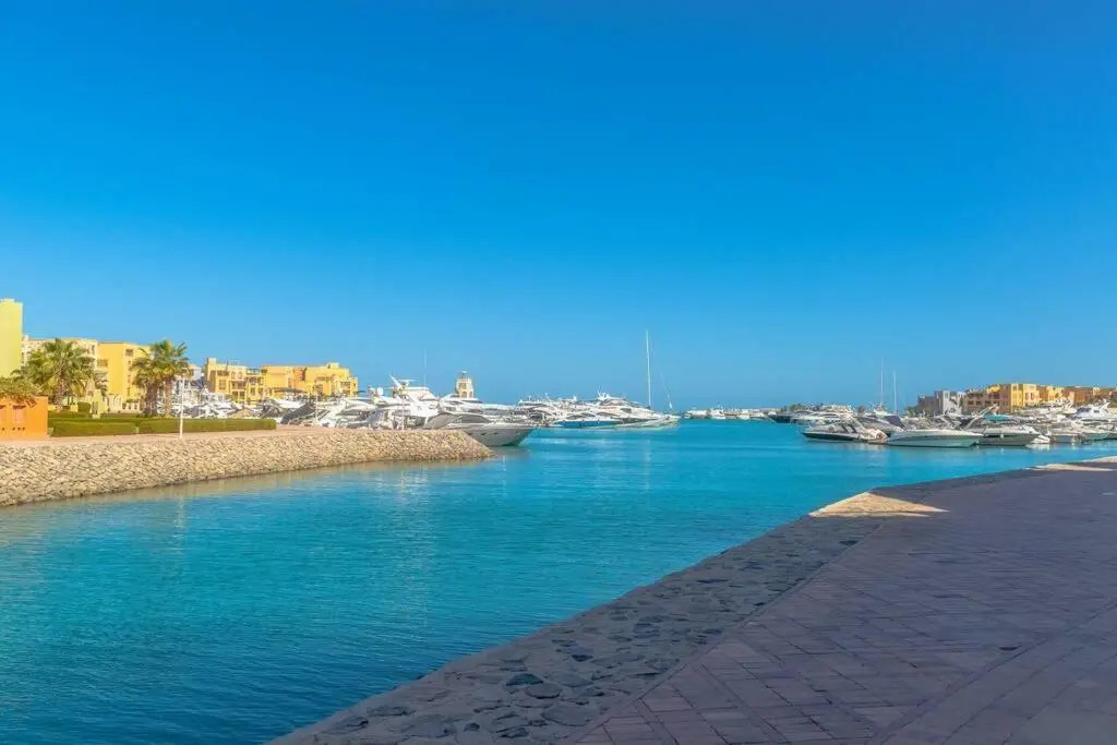 Marina Mosaique 1 BR Apartment with Pool view