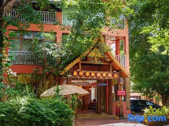 Jinghong City Tailai Inn (Gaozhuang Xishuangbanna Starlight Night Market Branch)