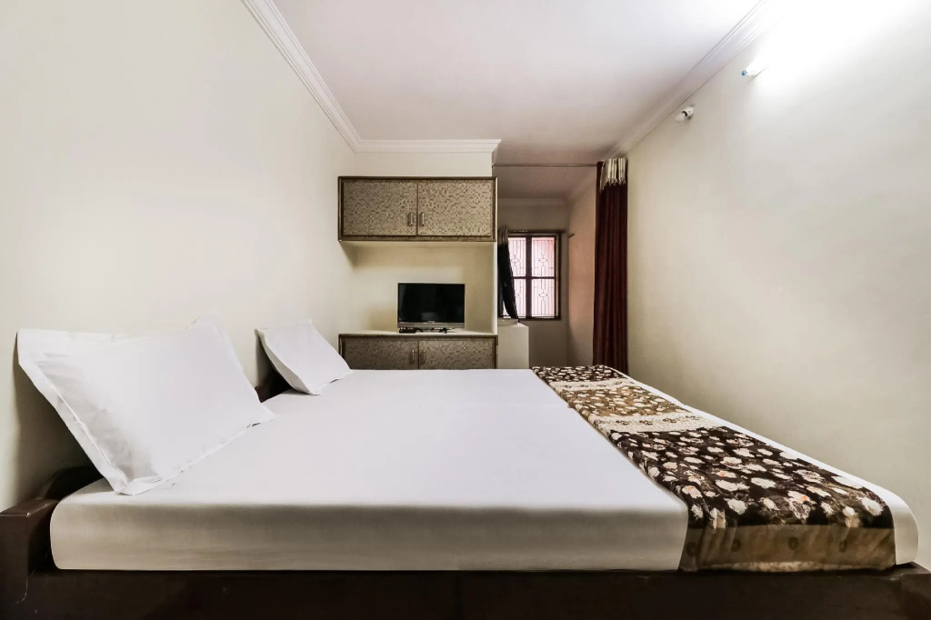 Spot On 46039 Tarangini Residency