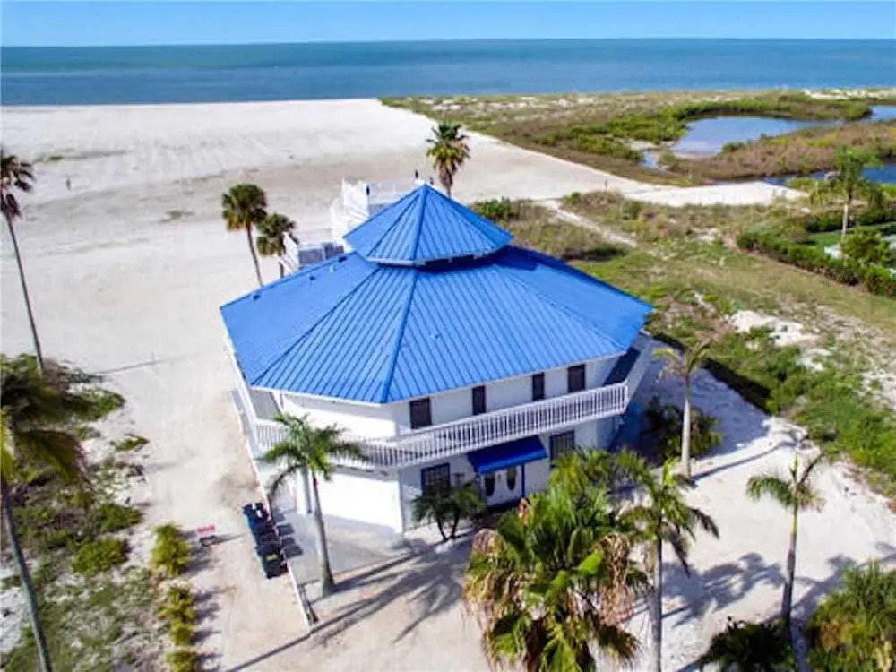 Beach Sanctuary, Beach Front, Views, 4 Bedrooms, Hot Tub, Sleeps 10