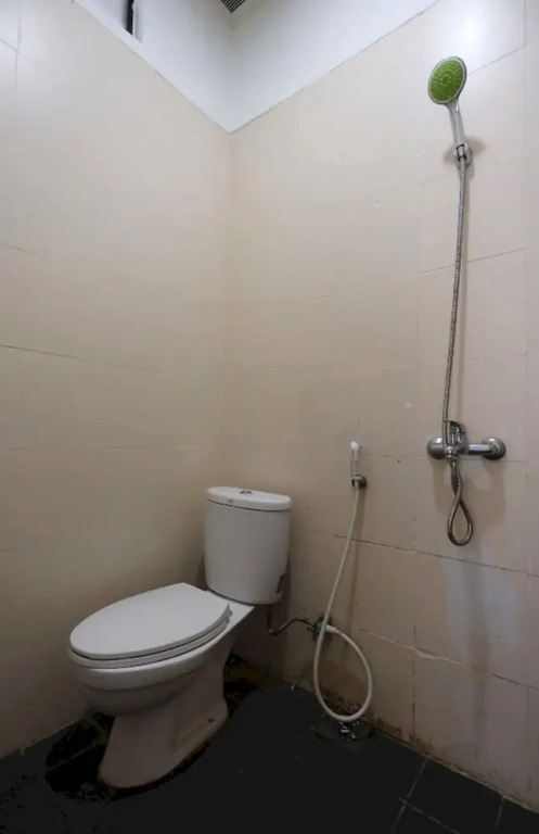 SPOT ON 92569 Anto Homestay SyariahNearPelabuhan Feri Harbor Bay