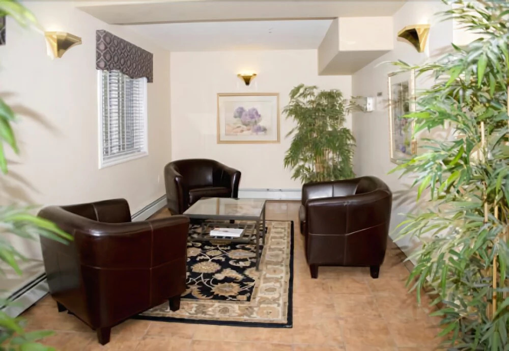 Executive Suites by Roseman - Pavilions of Eau Claire