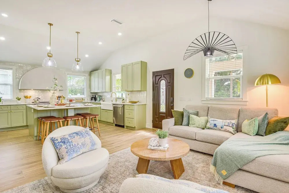Heated Pool, Mini Golf & Cabana: Bradenton Retreat