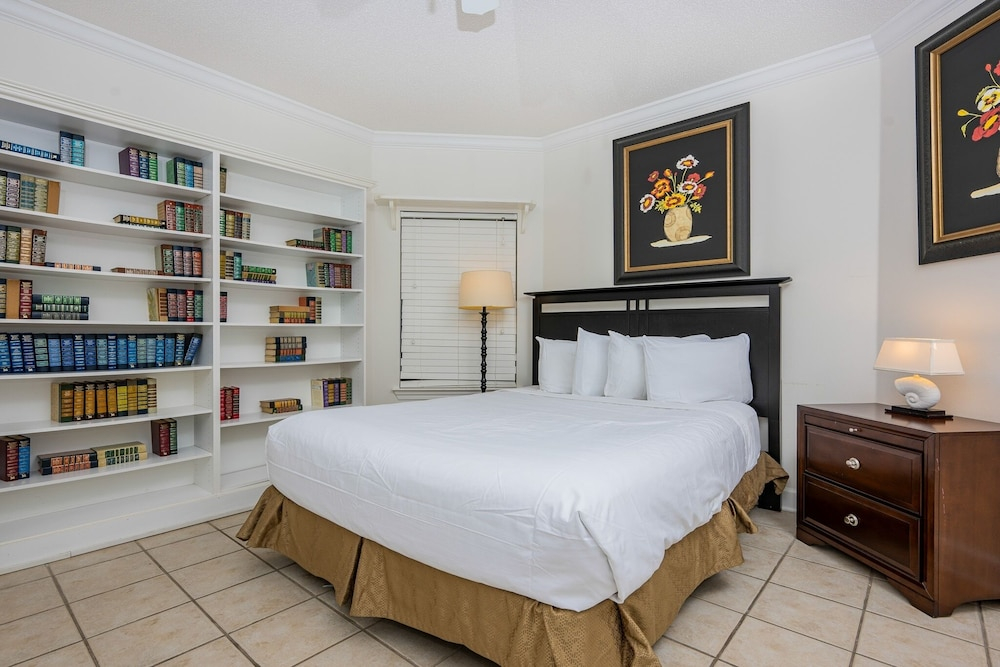 Phoenix On The Bay 1213 3 Bedroom Condo