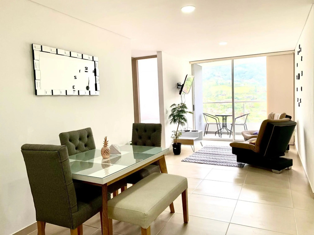 CE26 Beautifull Apartment and Parking
