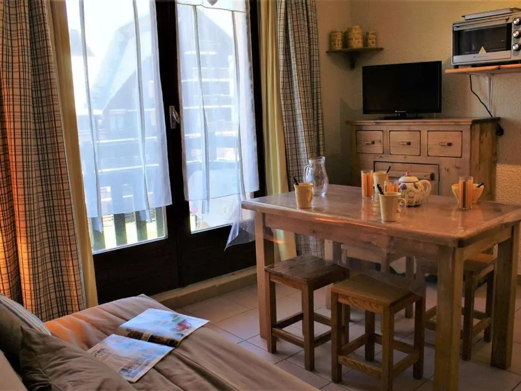 Appartement Risoul, 1 pièce, 4 personnes - FR-1-330-168
