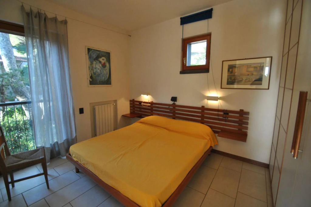 In vacation residence , 40 mt from the sea, apartment for 4-6 people, on the first floor with terrac-Villa Marina - INT. 6 trilo Ponente