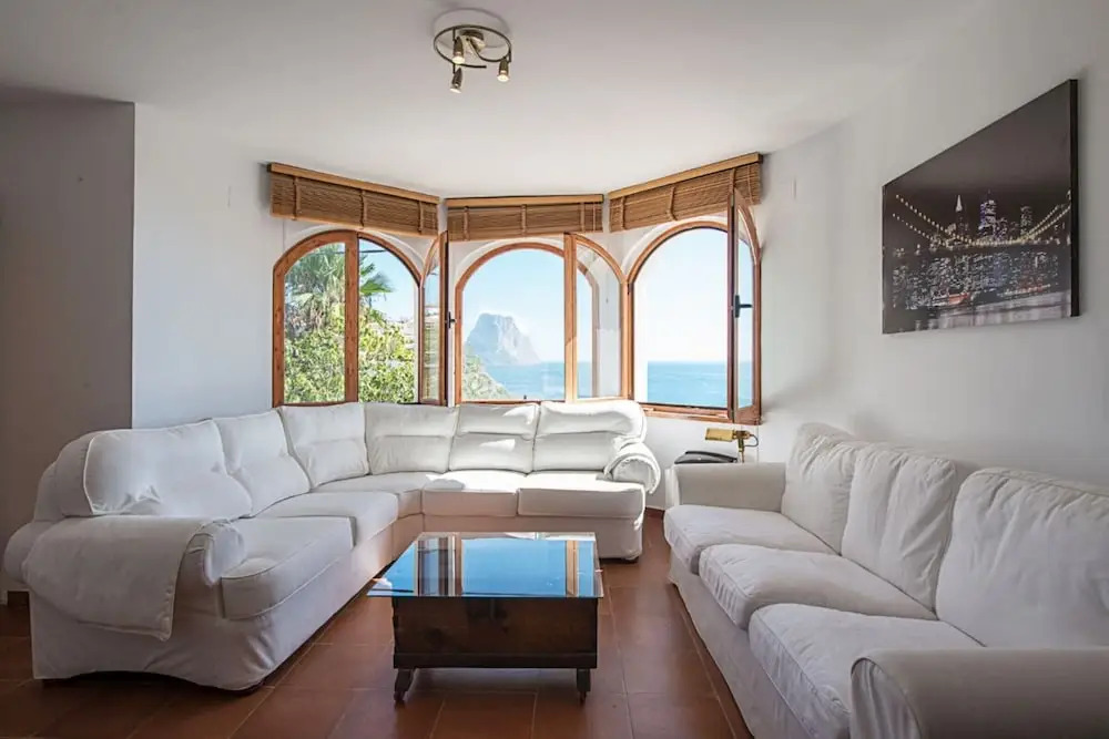 Villa - 4 Bedrooms with Pool, WiFi and Sea views - 104965