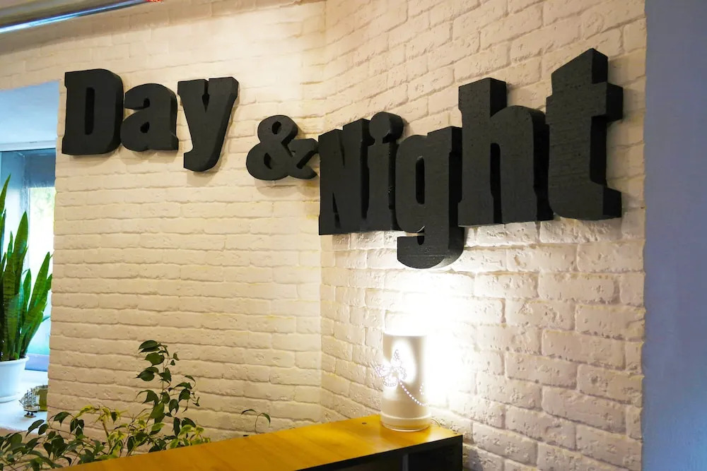 DAY & NIGHT