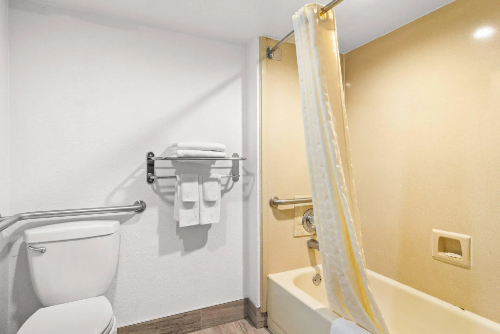 Quality Inn Jacksonville - Orange Park near Naval Air Station