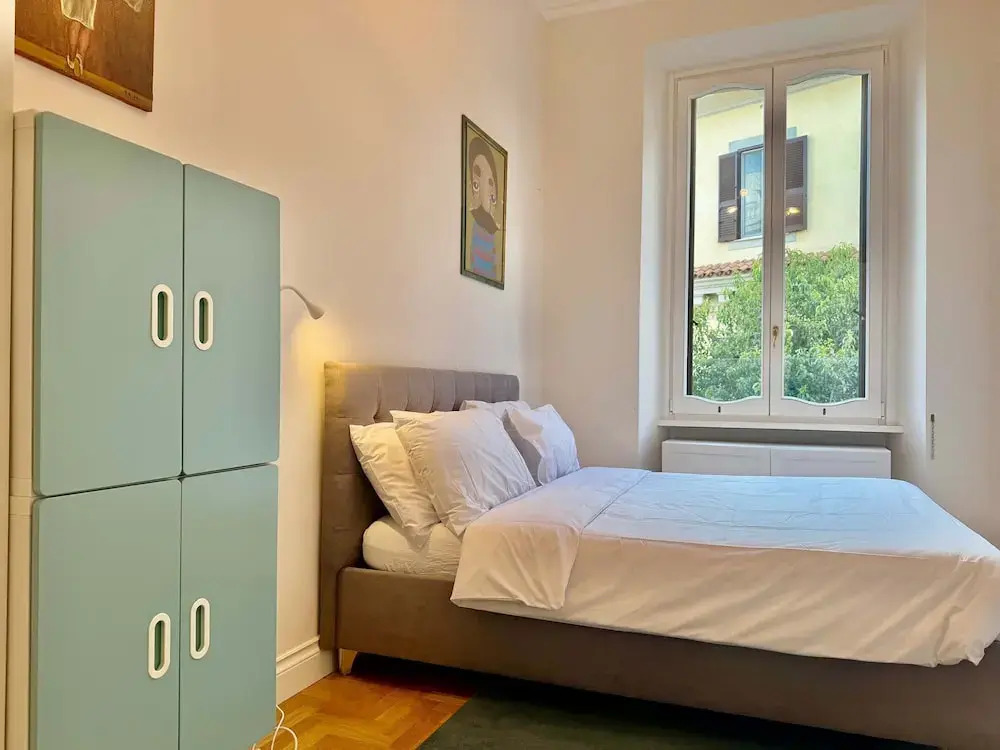 Rare Large and Elegant Rome Apartment in Prati Neighborhood Perfect for Families or Friends