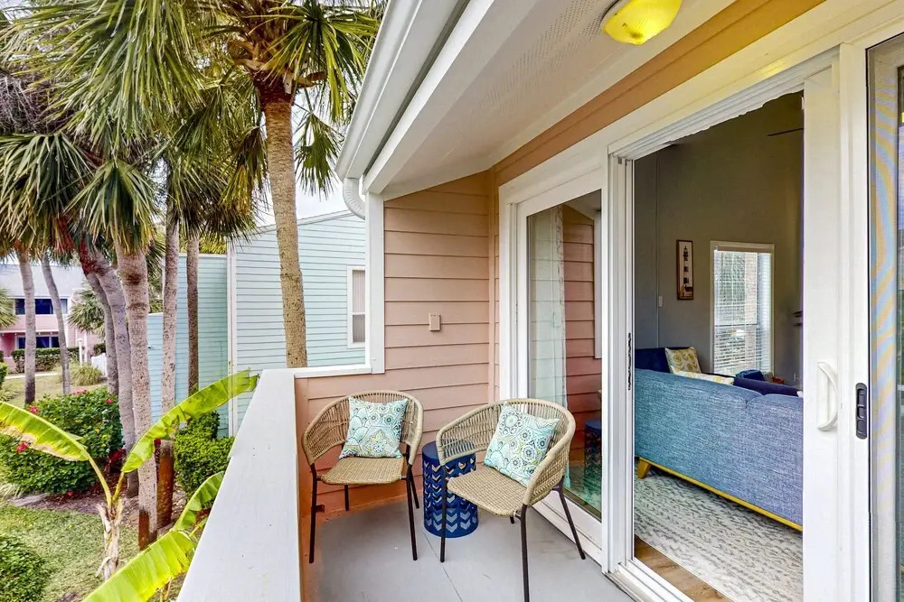 Spacious Condo With 2 Private Balconies, Beach Access and Pool