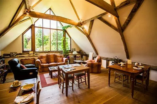 Oak Farm Barn
