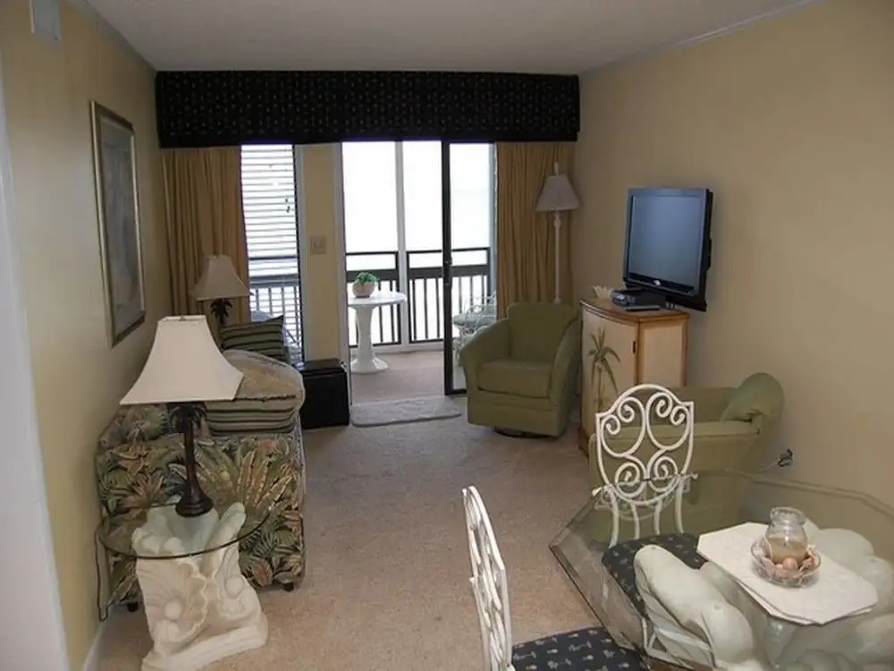 Pelican's Landing 402 - 3 Br Condo