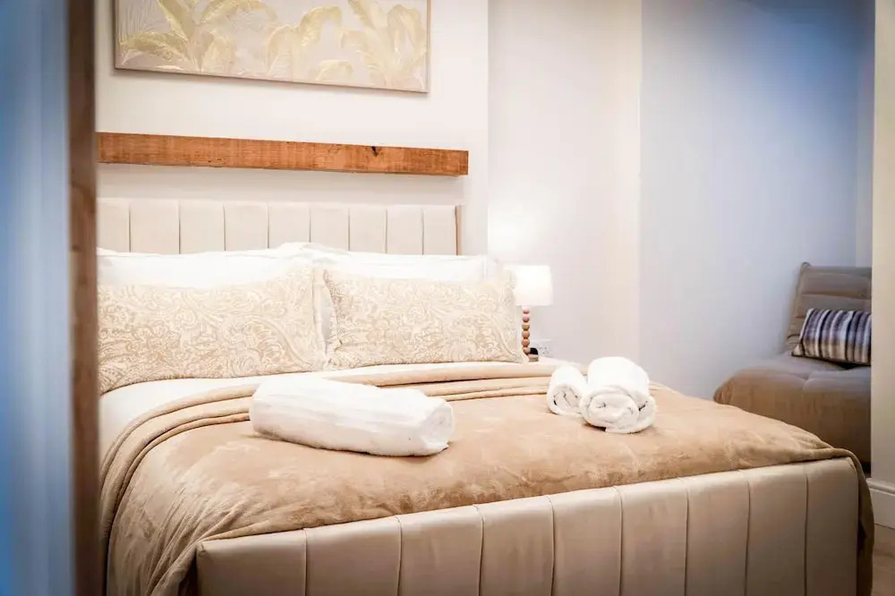 Seascape Retreat - 3 Bedroom Flat - Porthcawl