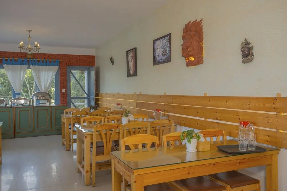 OYO 256 Mount Princess Hotel