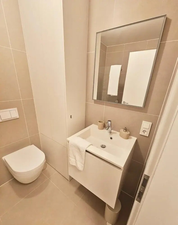 Cozy one bedroom with convenient parking