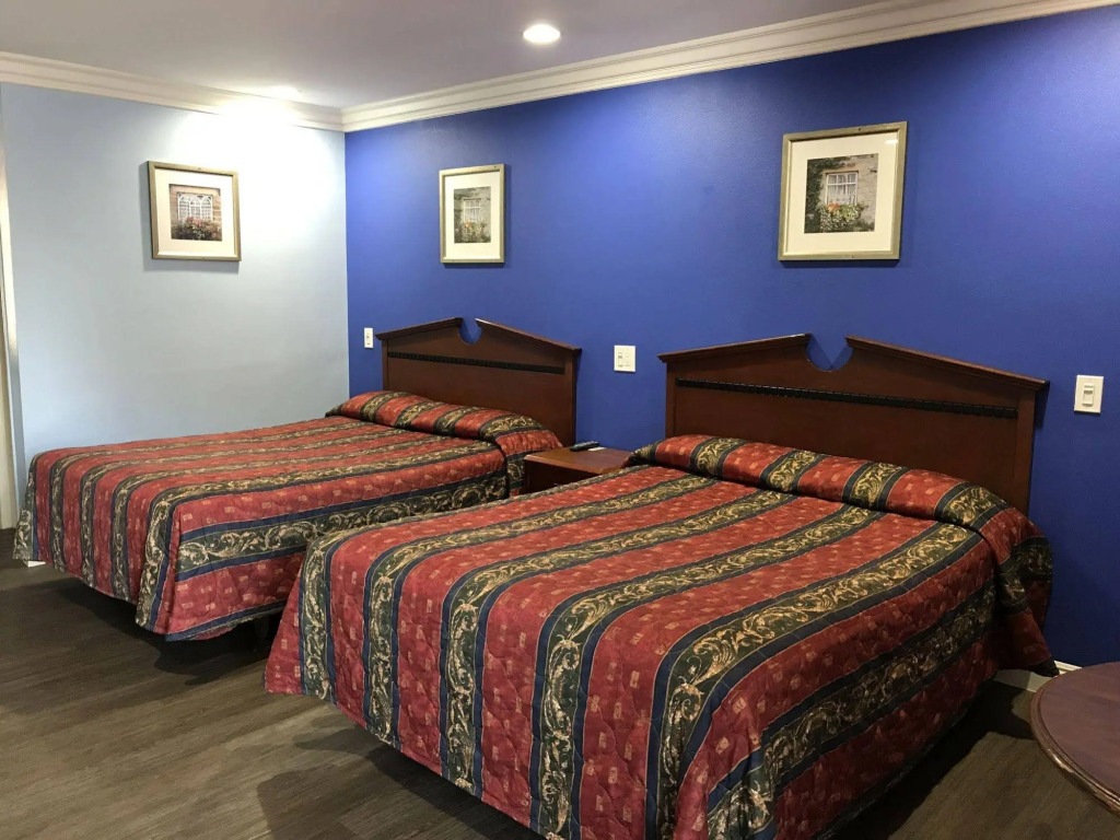 Fullerton Lodge
