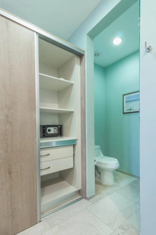 NEW LUX 2BR Balcony Dream Location Pool Shops