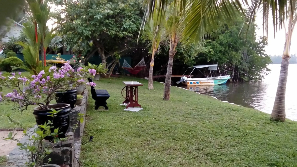 River shadow villa