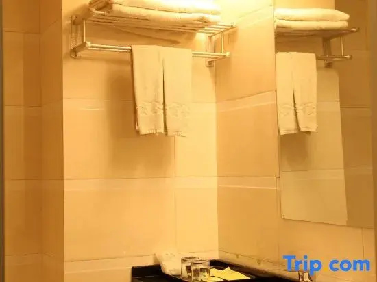 Lingchuan Fuxin Holiday Hotel