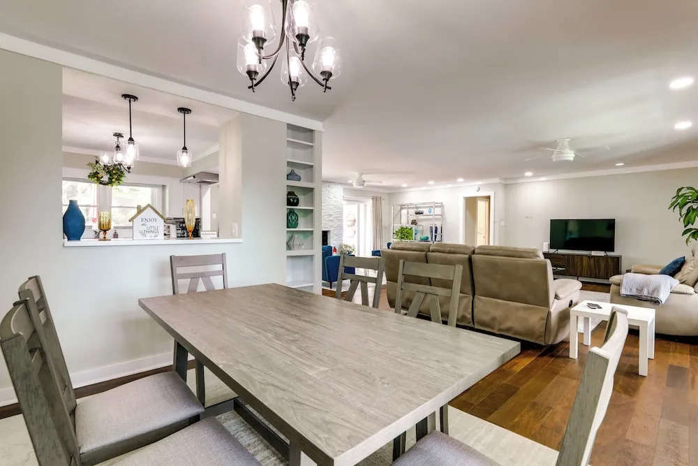 Spacious Atlanta Home w/ Yard ~ 9 Mi to Downtown