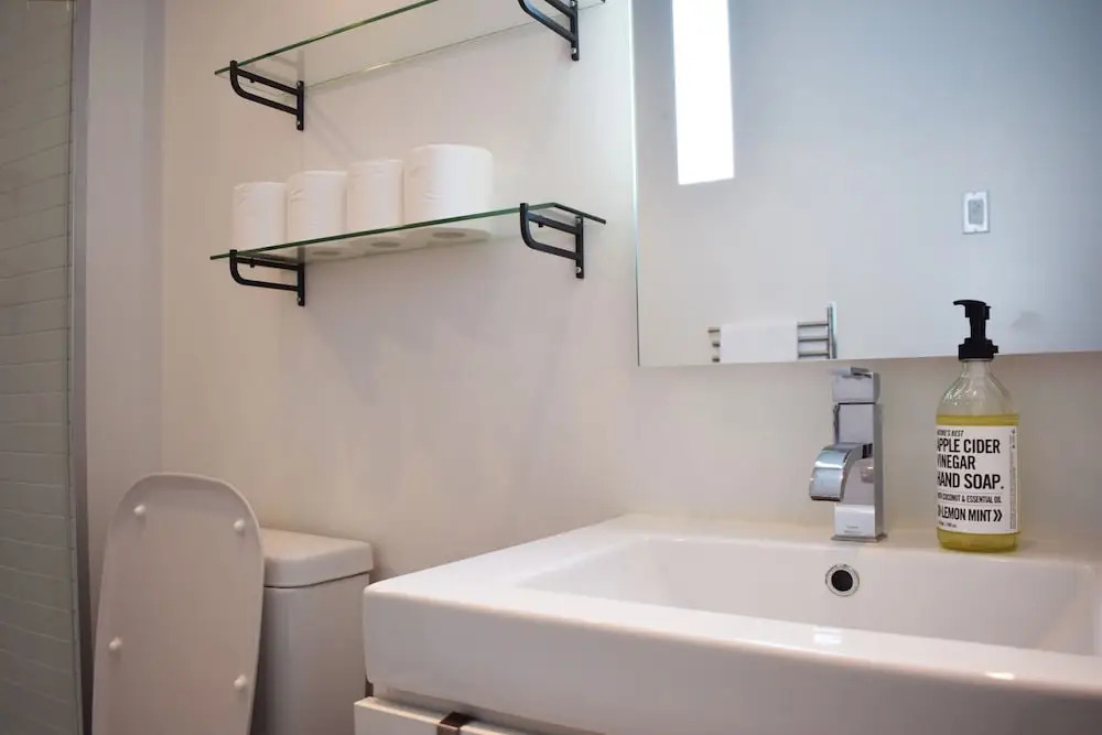 Modern Downtown Studio in High Rise
