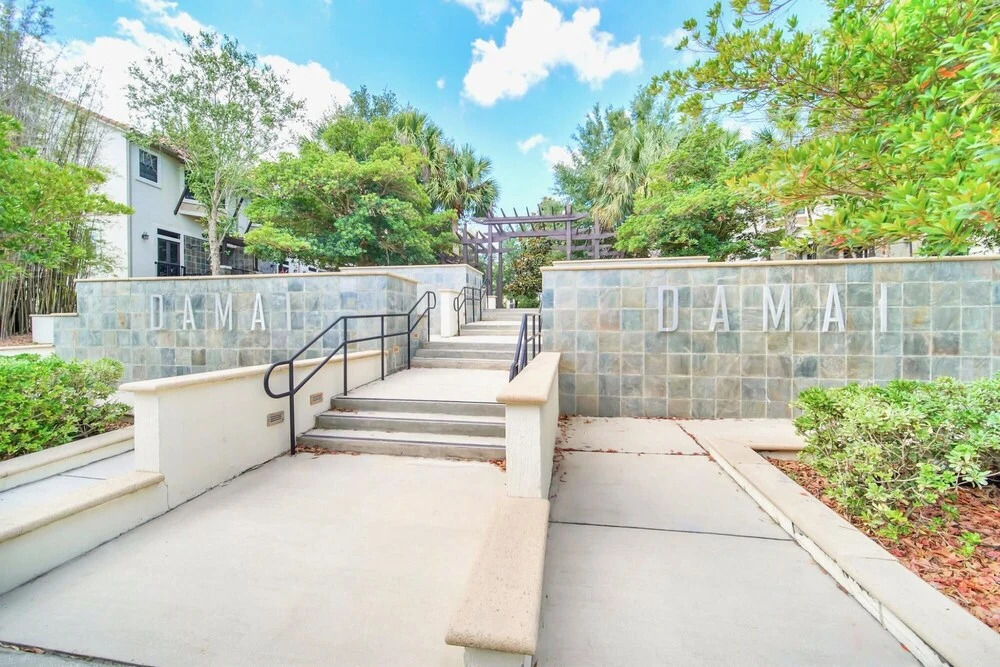 Near Disney - 4BR Townhome - Resort Pool Access