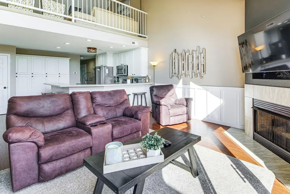 On-site Lake of the Ozarks Access: Camdenton Condo