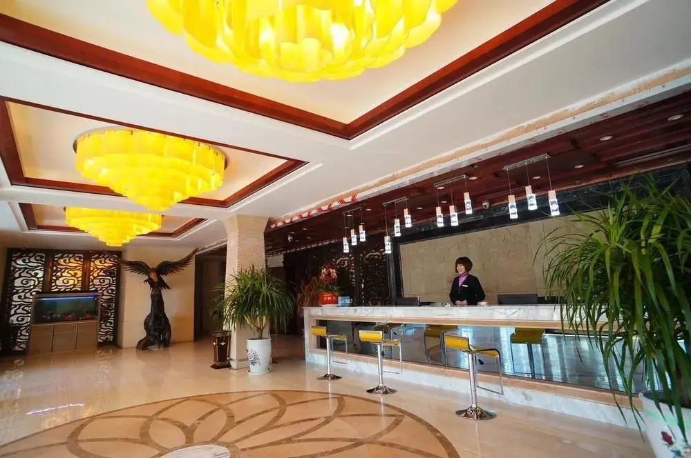 Sunshine Holiday Hotel