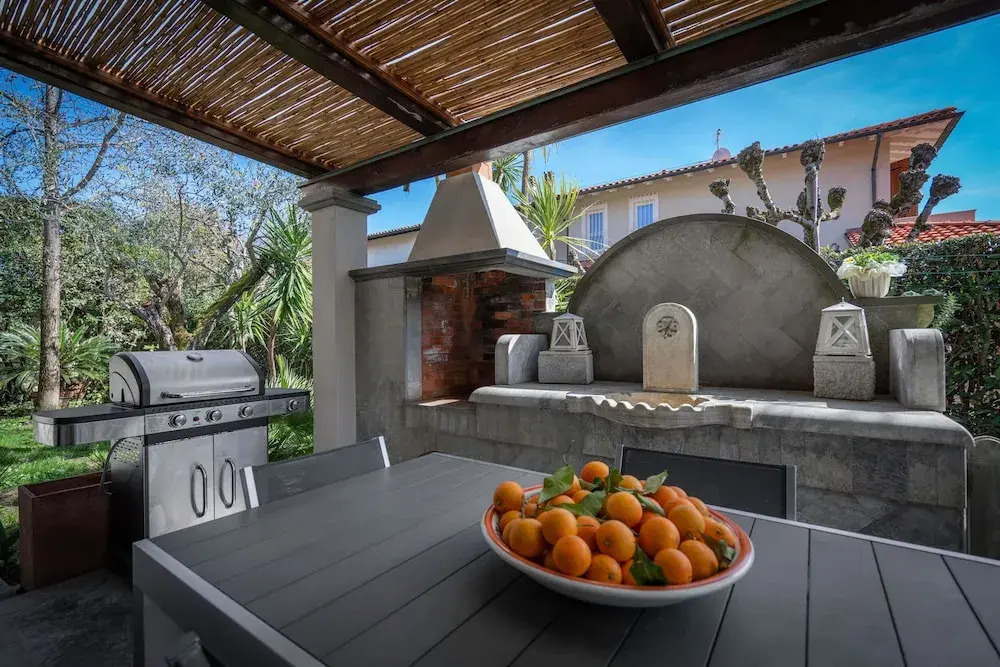 Villa Le Fontanelle In Forte Dei Marmi With Ac