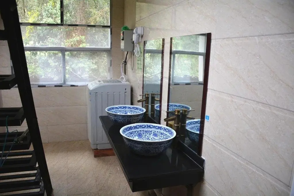 Zhangjiajie Peakcap Backpacker Hostel