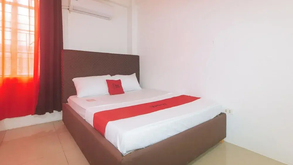 RedDoorz at Najar Residences near NAIA Terminal