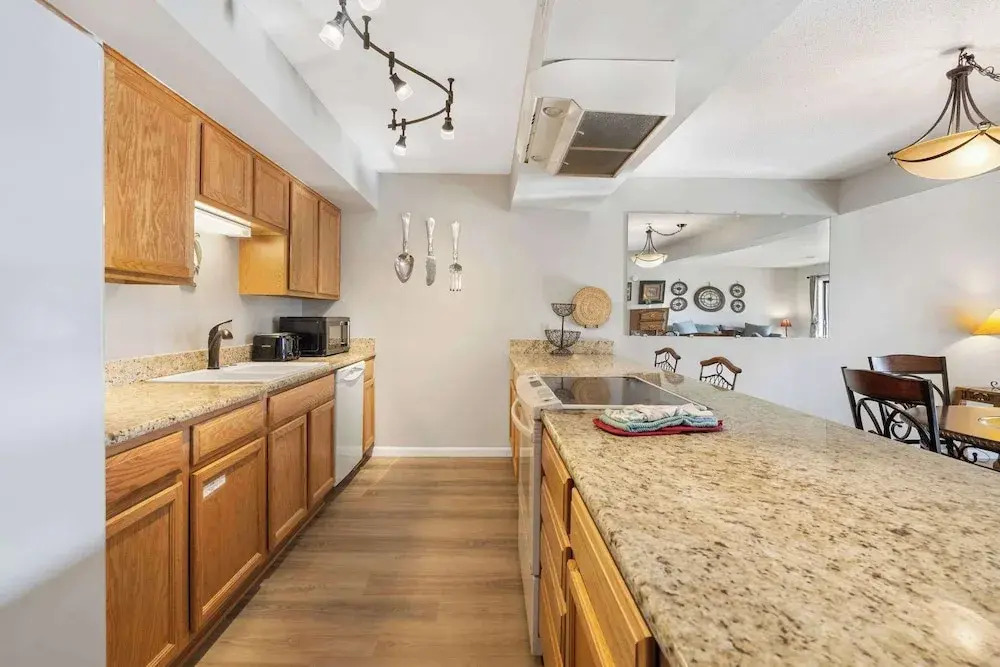 All Fore the Best - Onsite Amenities