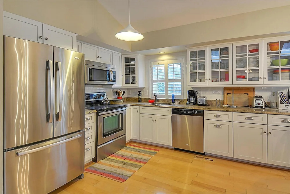 101 Elizabeth Ct S.b. by Long & Foster