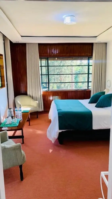 Pinetree Inn Hotel