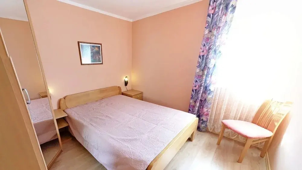 Amalia - Family Friendly With Parking - A4 Megi