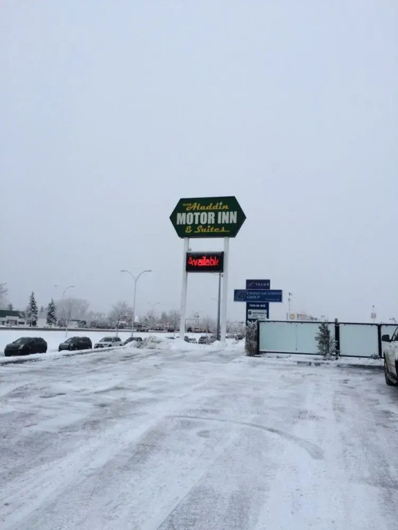 Red Deer Inn & Suites